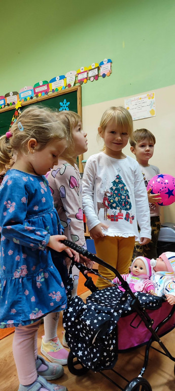 Wyposażenie sali i zabawki w ZS dzięki sołectwom