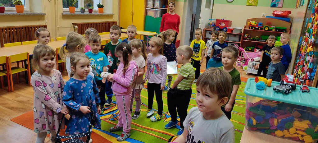 Wyposażenie sali i zabawki w ZS dzięki sołectwom