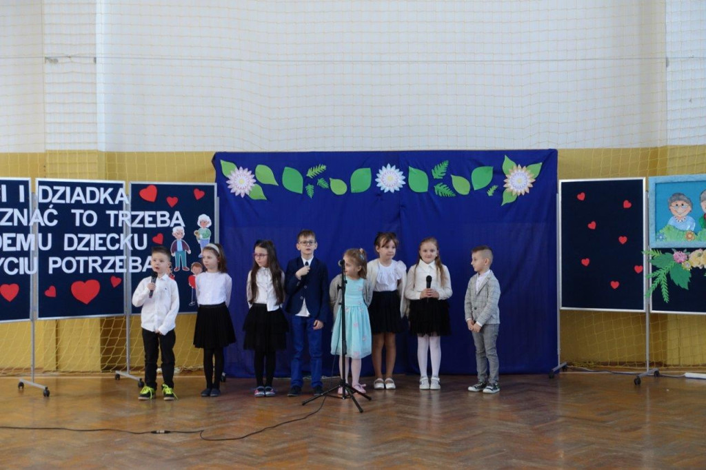 Dzień Babci i Dziadka w szkole w Białce