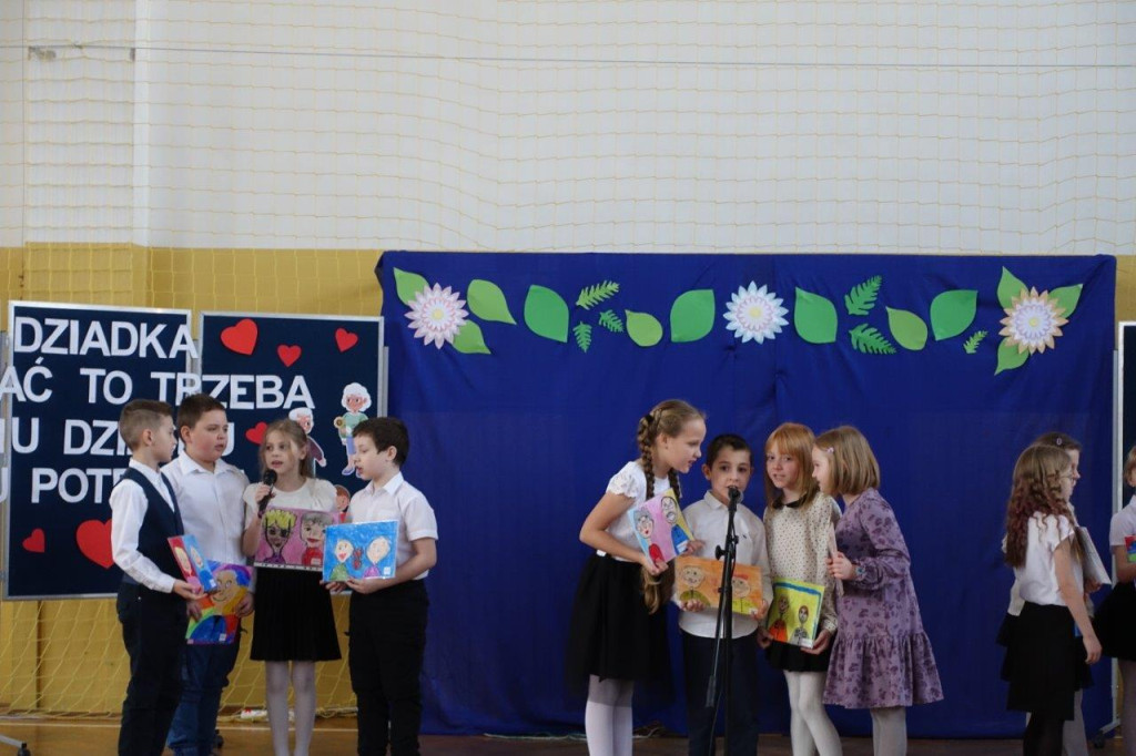 Dzień Babci i Dziadka w szkole w Białce