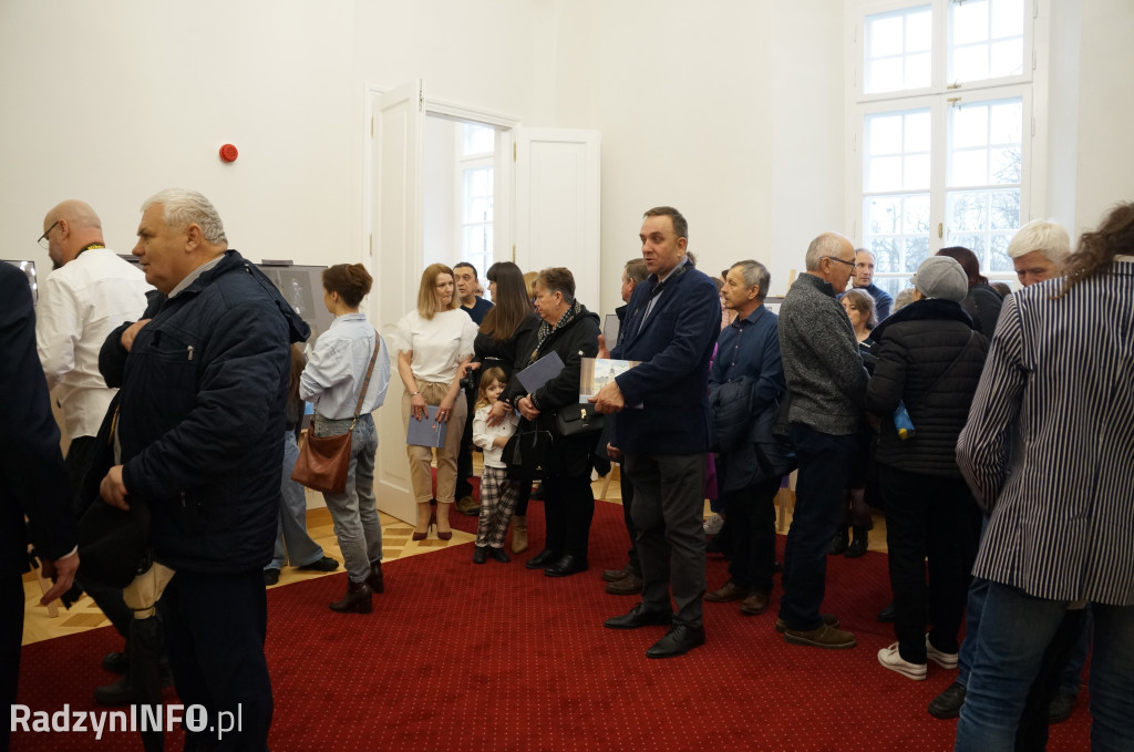 Wystawy radzyńskich artystów w pałacu Potockich