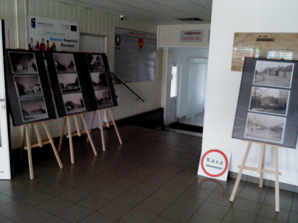 Wystawa starych zdjęć ul. Ostrowieckiej