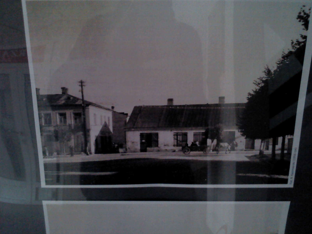 Wystawa starych zdjęć ul. Ostrowieckiej