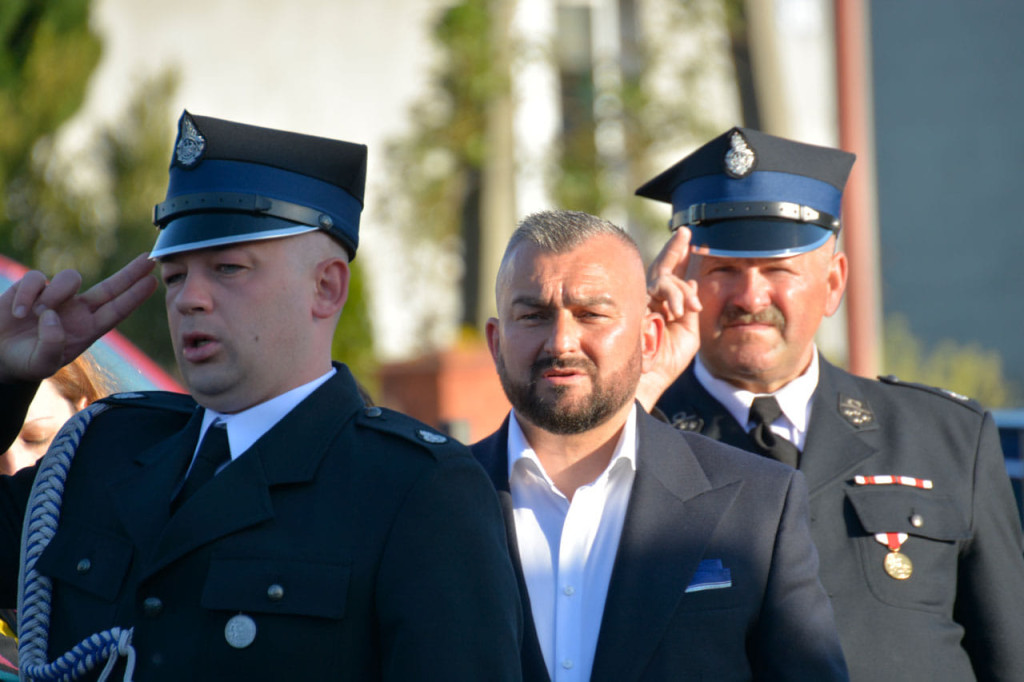 Przekazanie samochodu OSP w Brzostówcu