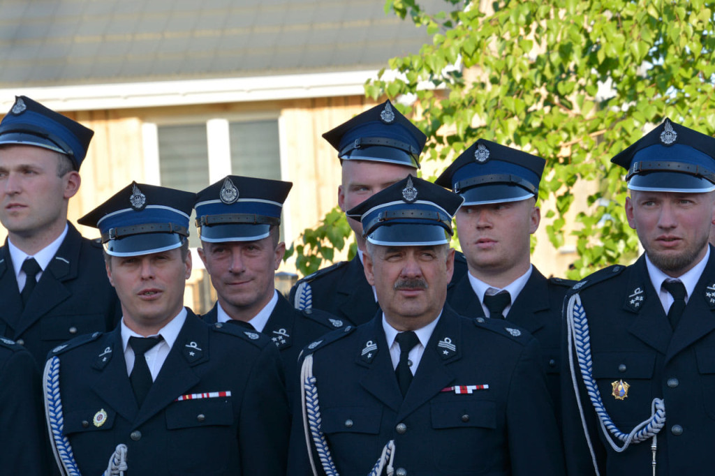 Przekazanie samochodu OSP w Brzostówcu