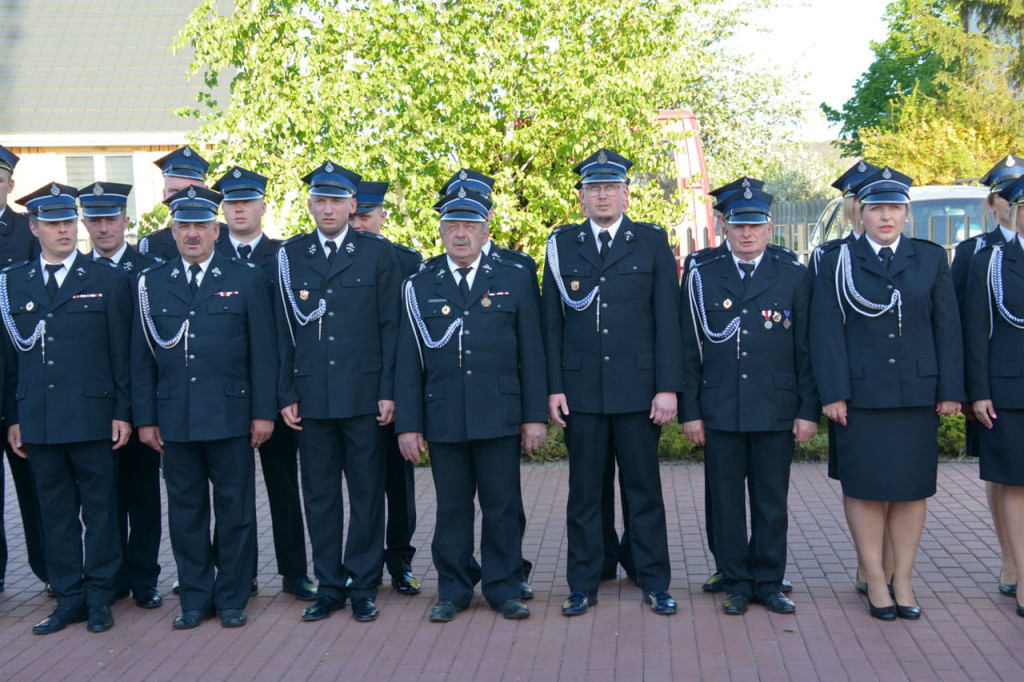 Przekazanie samochodu OSP w Brzostówcu