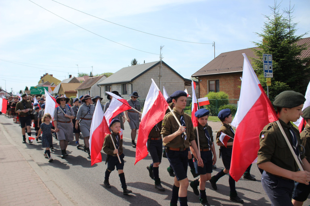Obchody 3 maja i Dnia Strażaka w Komarówce