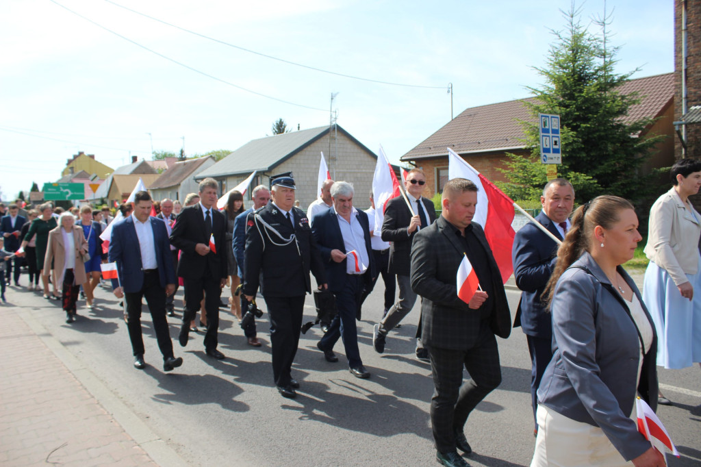 Obchody 3 maja i Dnia Strażaka w Komarówce