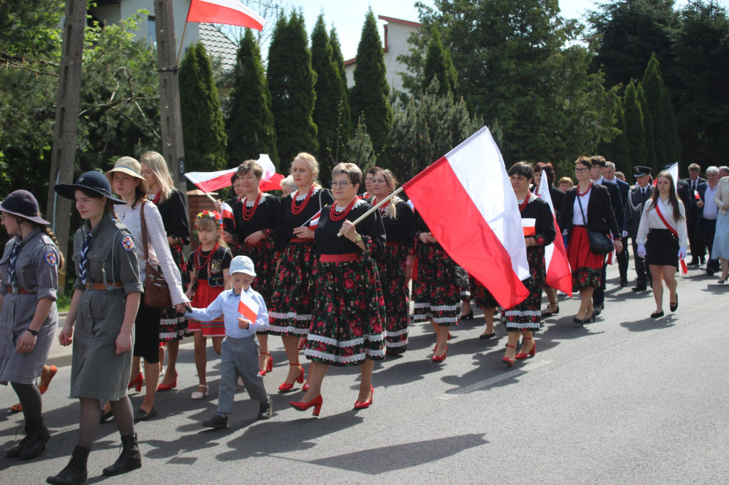 Obchody 3 maja i Dnia Strażaka w Komarówce