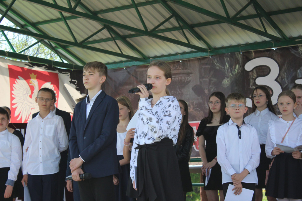 Obchody 3 maja i Dnia Strażaka w Komarówce