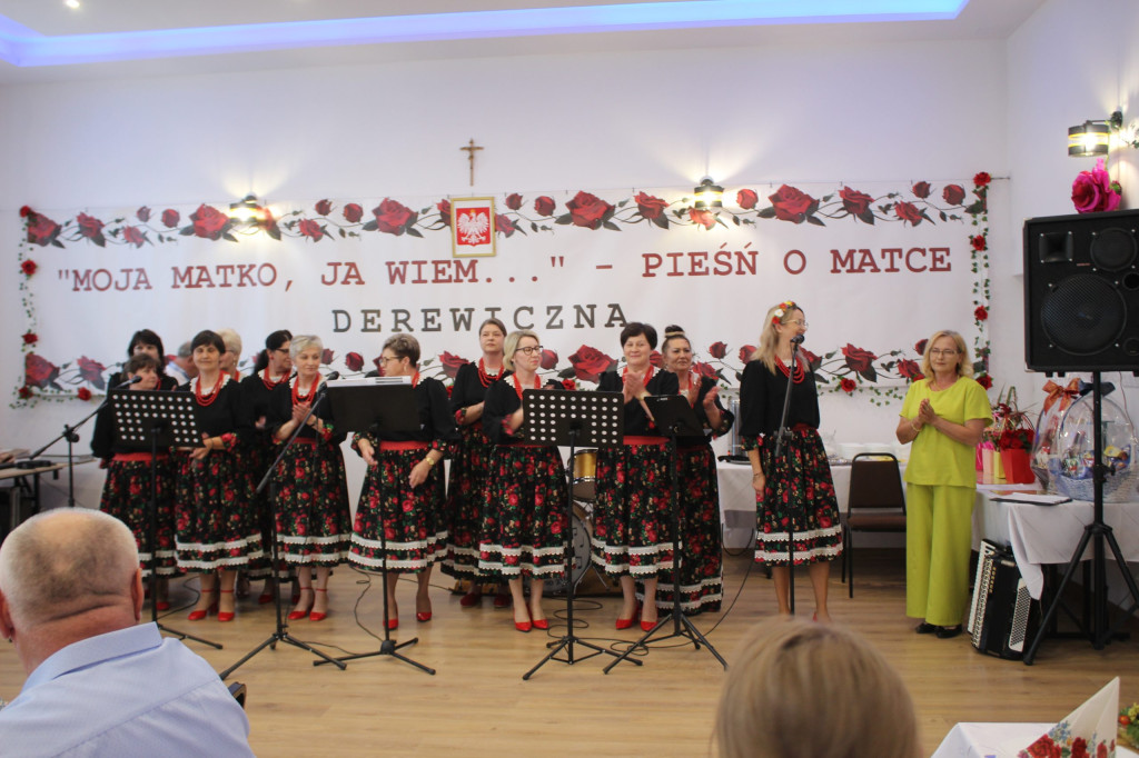 Obchody Dnia Matki w Derewicznej
