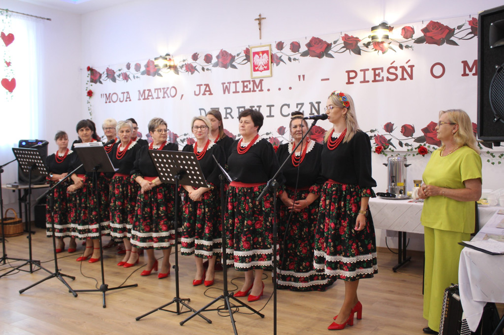 Obchody Dnia Matki w Derewicznej