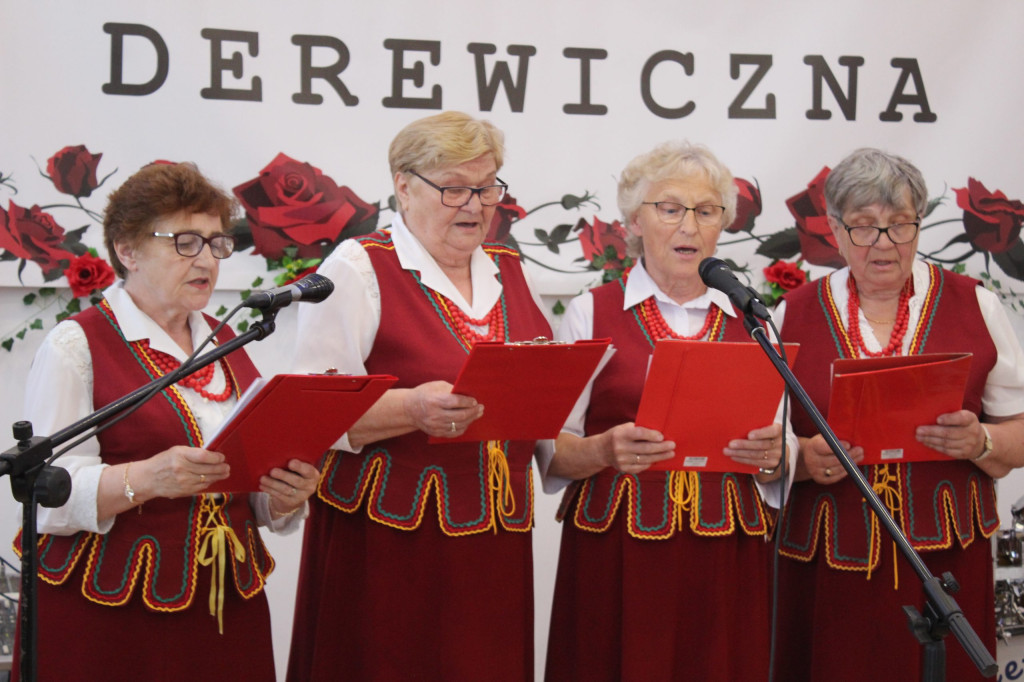 Obchody Dnia Matki w Derewicznej