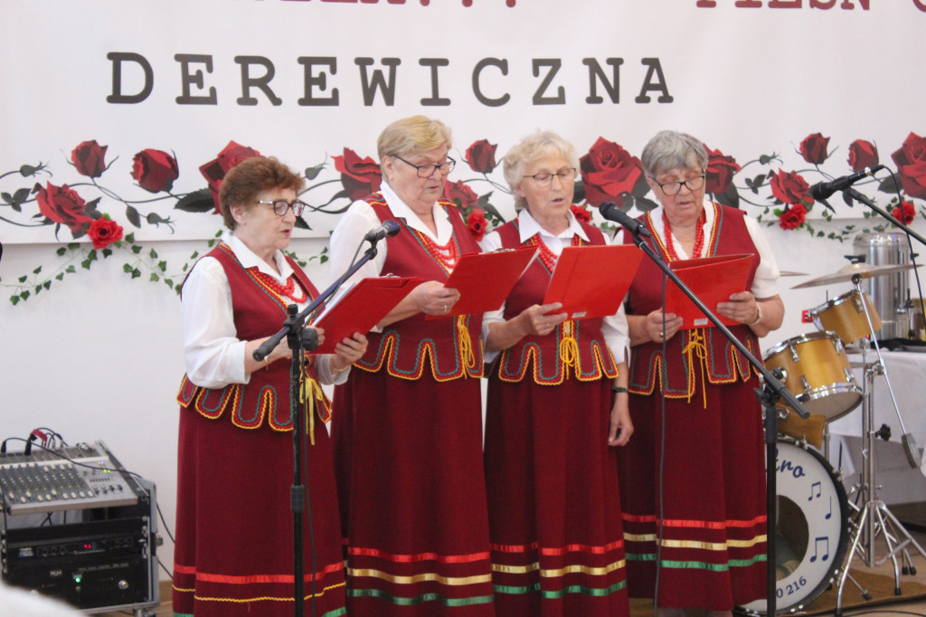 Obchody Dnia Matki w Derewicznej