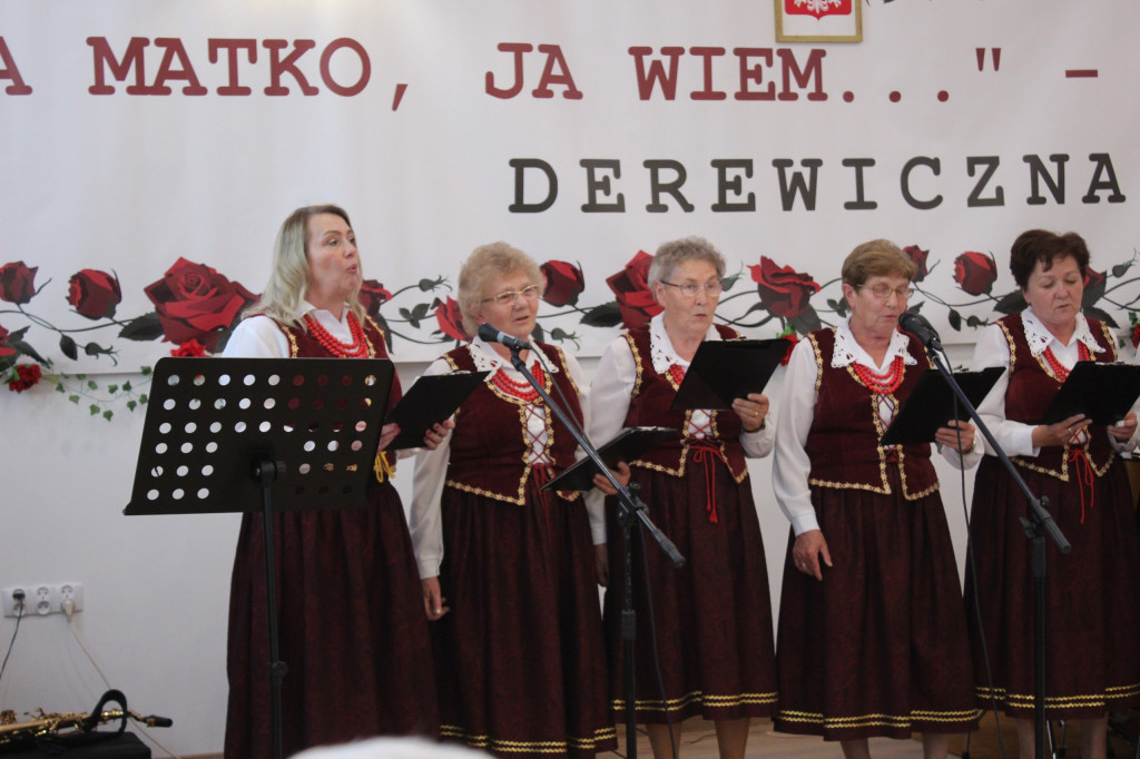 Obchody Dnia Matki w Derewicznej