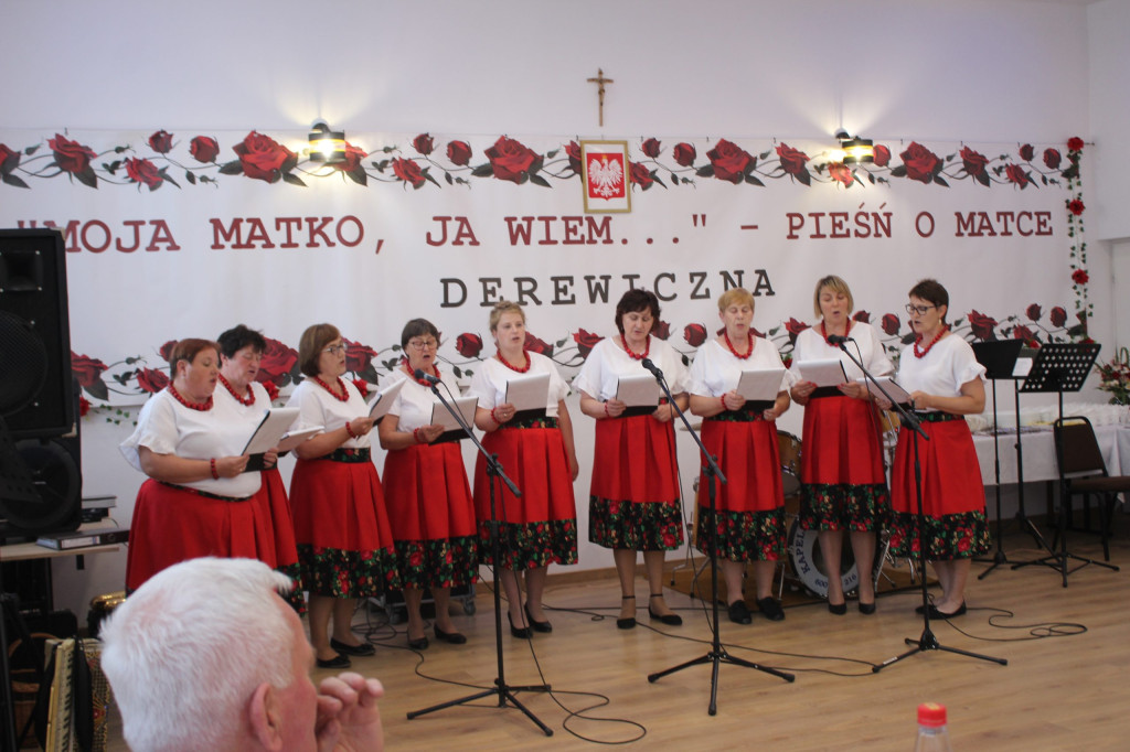 Obchody Dnia Matki w Derewicznej