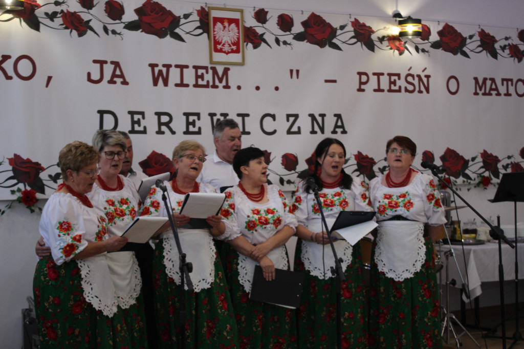 Obchody Dnia Matki w Derewicznej