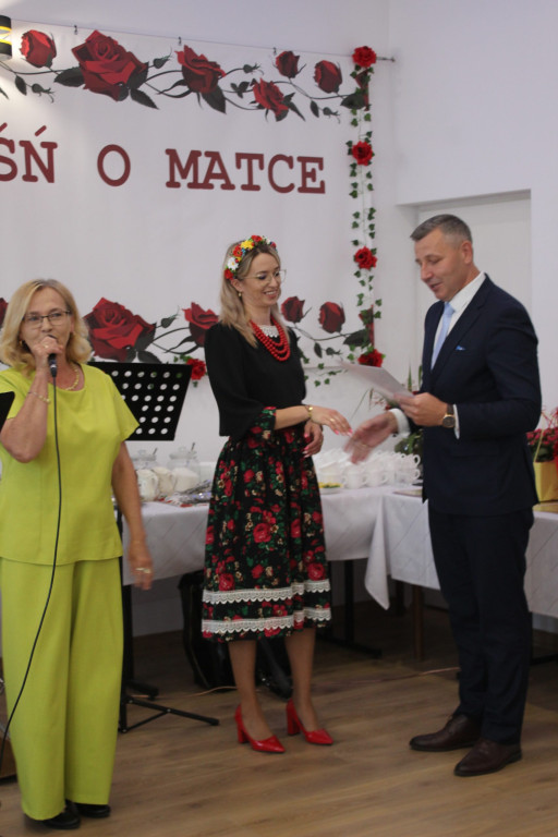 Obchody Dnia Matki w Derewicznej