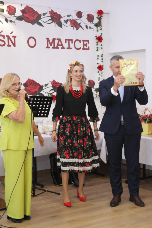 Obchody Dnia Matki w Derewicznej