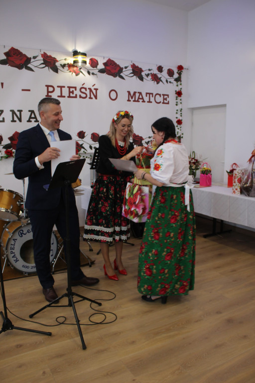 Obchody Dnia Matki w Derewicznej