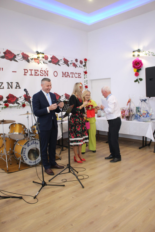 Obchody Dnia Matki w Derewicznej