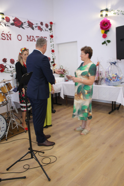 Obchody Dnia Matki w Derewicznej