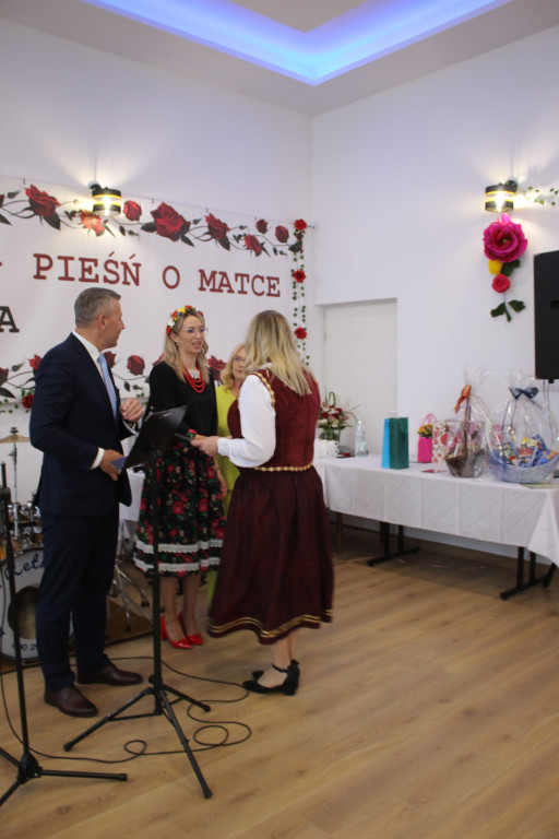 Obchody Dnia Matki w Derewicznej
