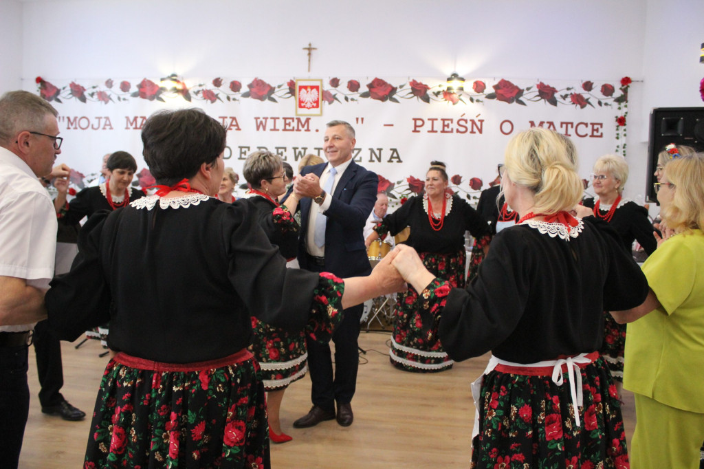 Obchody Dnia Matki w Derewicznej