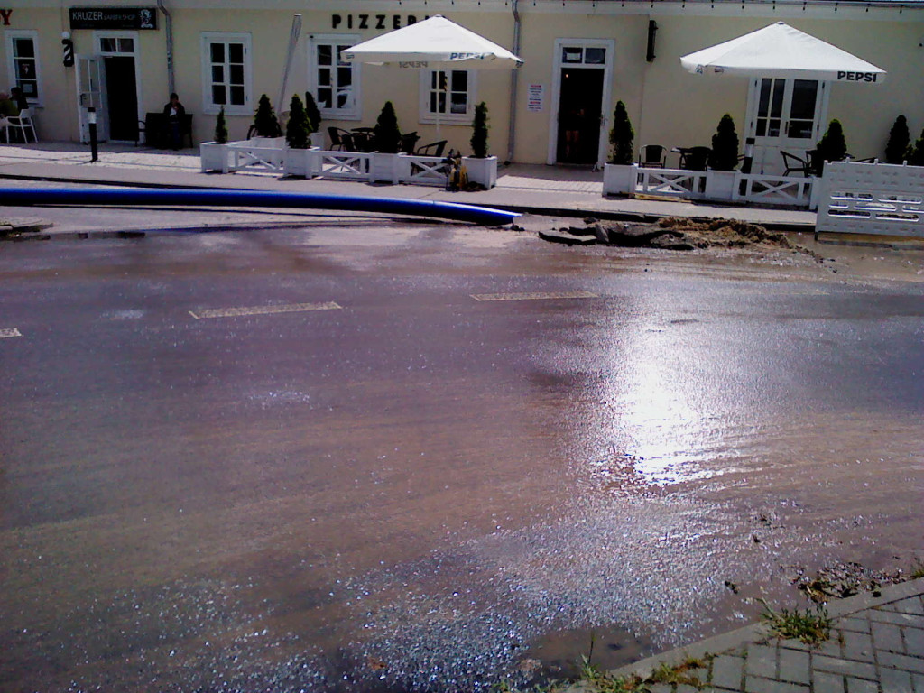 Awaria wodociągu na Warszawskiej