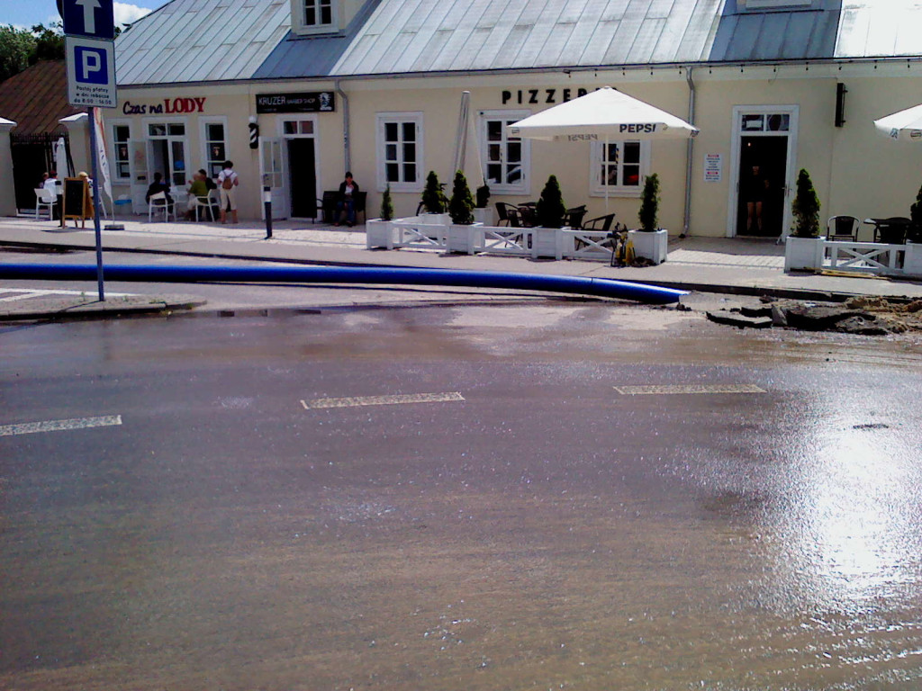 Awaria wodociągu na Warszawskiej