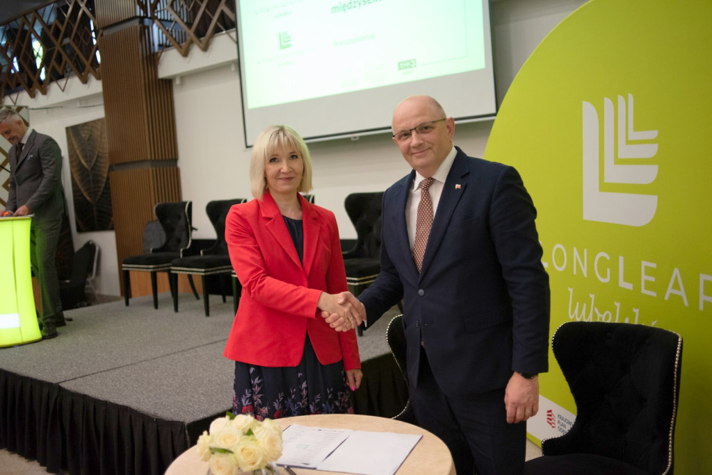  Podpisanie umowy w/s doradztwa zawodowego