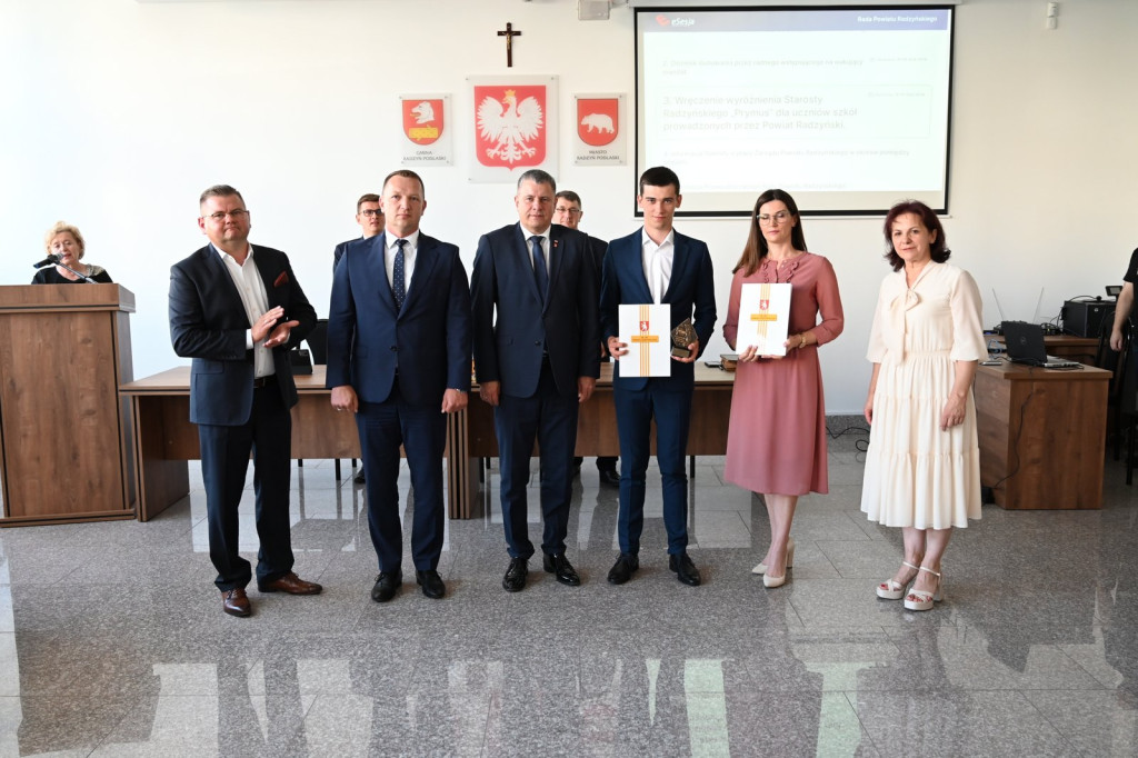 Nagrody starosty dla uczniów