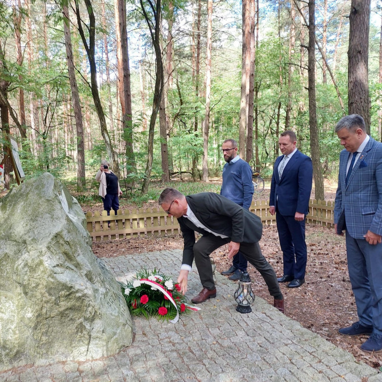 Obchody rocznicy zbrodni na harcerzach z 1940 r.
