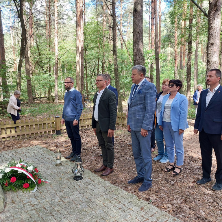 Obchody rocznicy zbrodni na harcerzach z 1940 r.