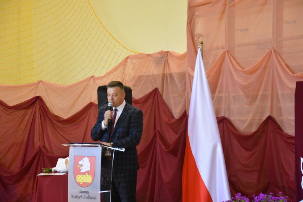 Początek roku szkolnego w szkołach gminy Radzyń