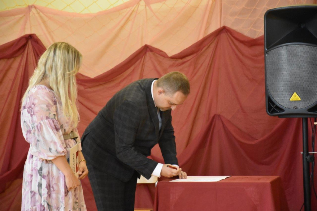 Początek roku szkolnego w szkołach gminy Radzyń