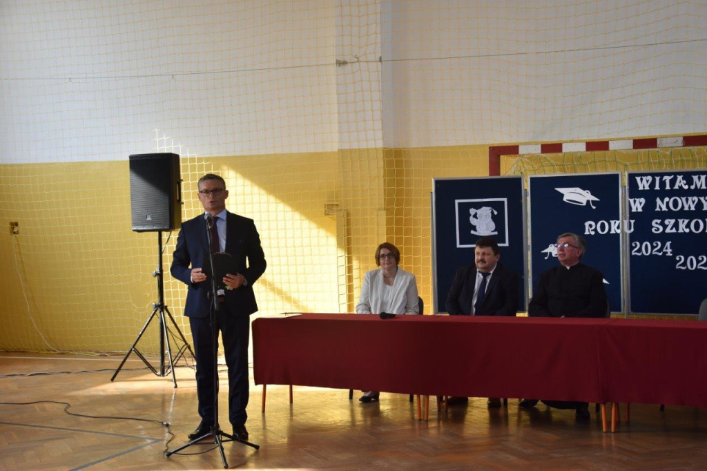 Początek roku szkolnego w szkołach gminy Radzyń