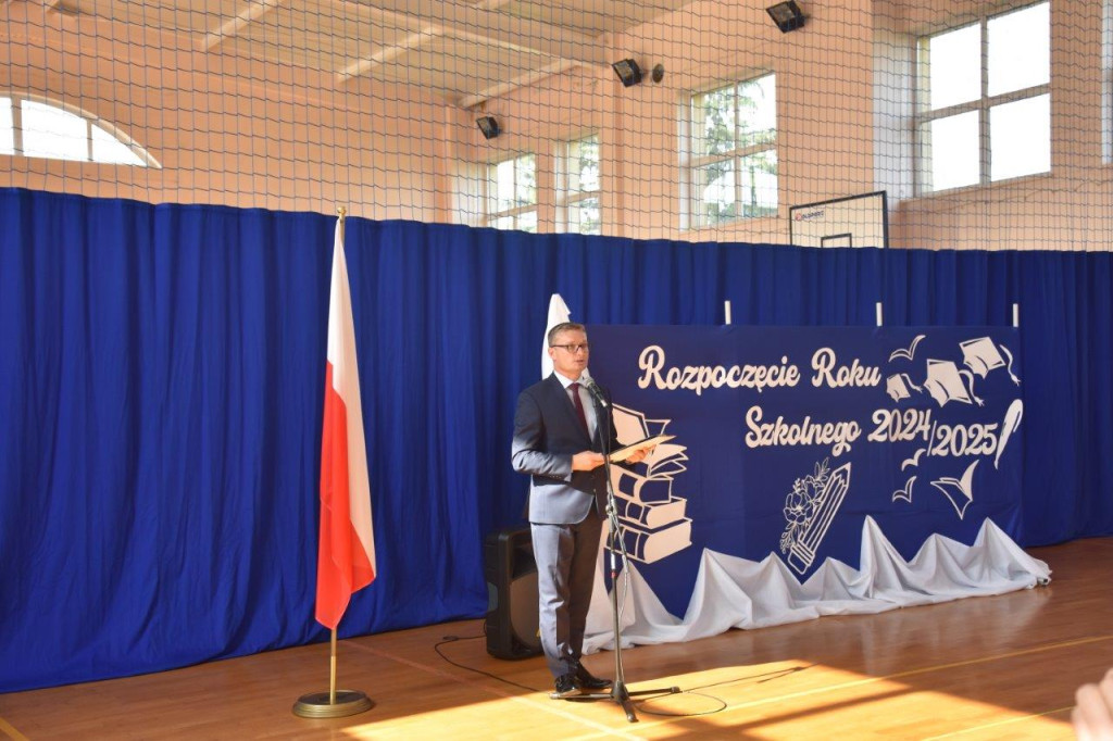 Początek roku szkolnego w szkołach gminy Radzyń