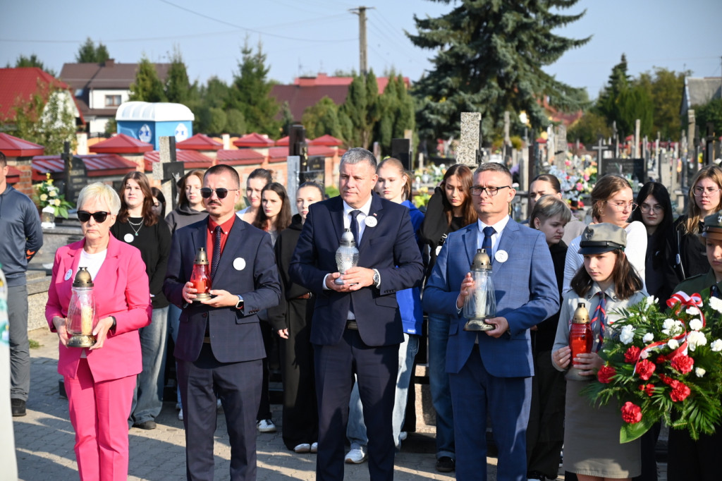 Uroczystość ku czci harcerzy zabitych w 1940 r.