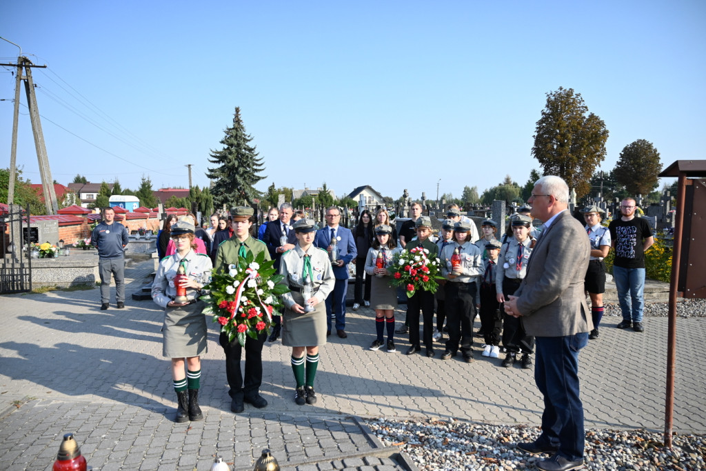 Uroczystość ku czci harcerzy zabitych w 1940 r.