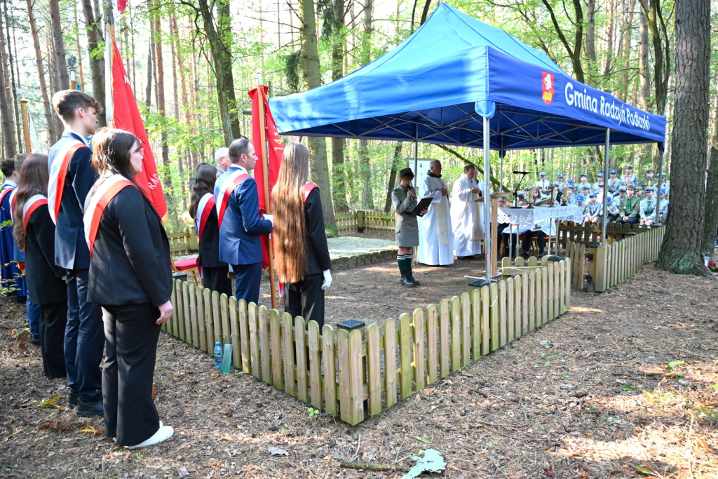 Uroczystość ku czci harcerzy zabitych w 1940 r.