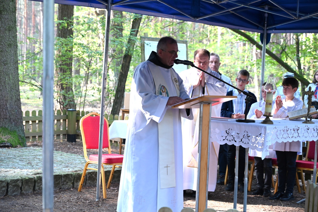 Uroczystość ku czci harcerzy zabitych w 1940 r.