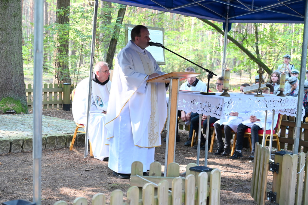 Uroczystość ku czci harcerzy zabitych w 1940 r.