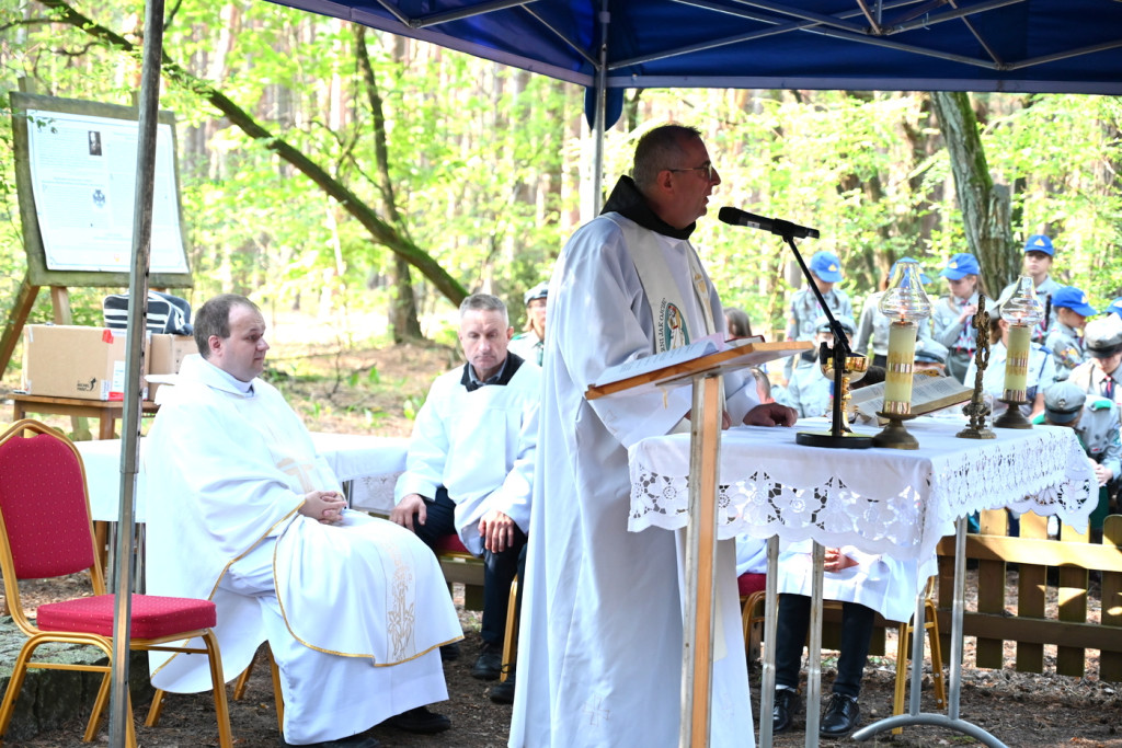 Uroczystość ku czci harcerzy zabitych w 1940 r.