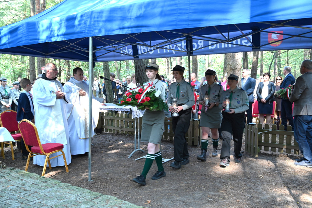 Uroczystość ku czci harcerzy zabitych w 1940 r.