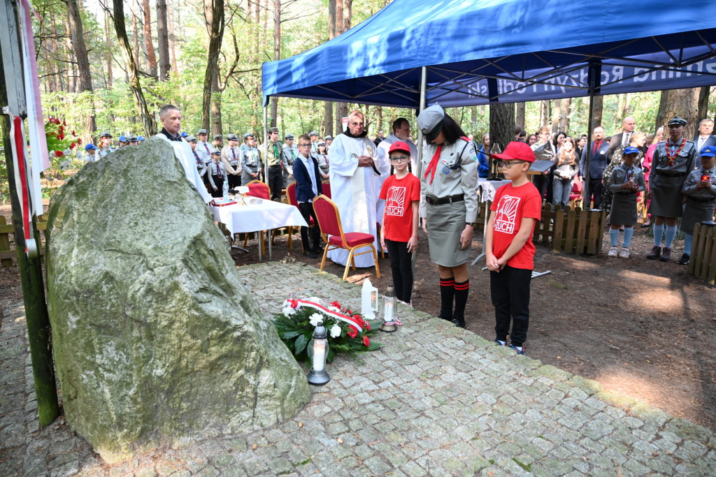 Uroczystość ku czci harcerzy zabitych w 1940 r.