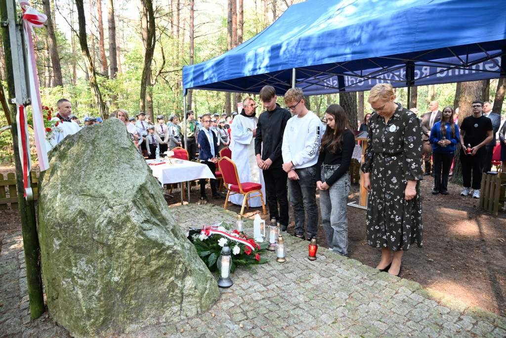 Uroczystość ku czci harcerzy zabitych w 1940 r.