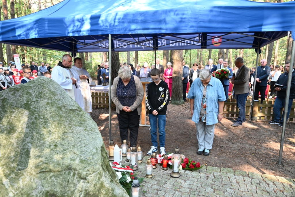 Uroczystość ku czci harcerzy zabitych w 1940 r.