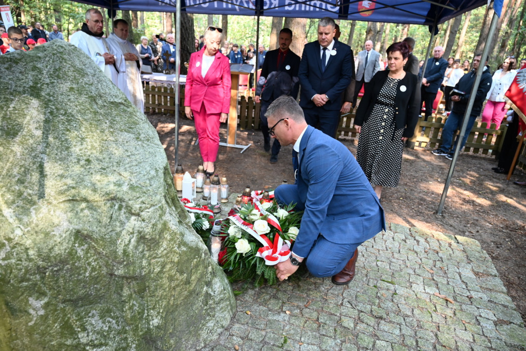 Uroczystość ku czci harcerzy zabitych w 1940 r.