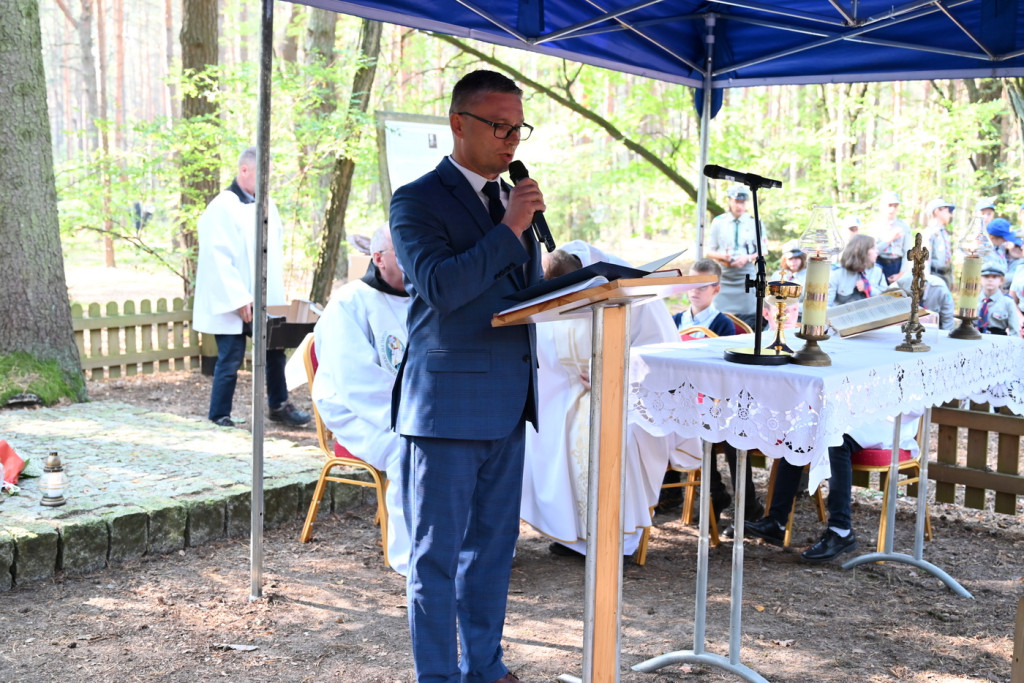 Uroczystość ku czci harcerzy zabitych w 1940 r.